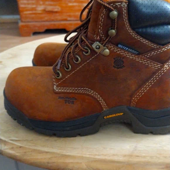 Carolina Work Slip Resistant Non metallic toe Boots - Picture 3 of 8